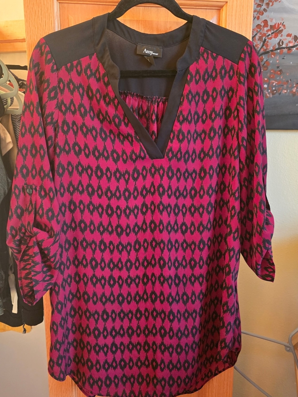 Artylover Women's Pink and Black Printed V-Neck Blouse